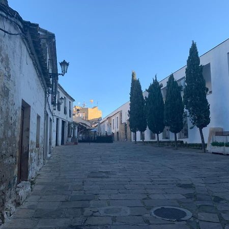 Hostal Poeta Machado Baeza Buitenkant foto