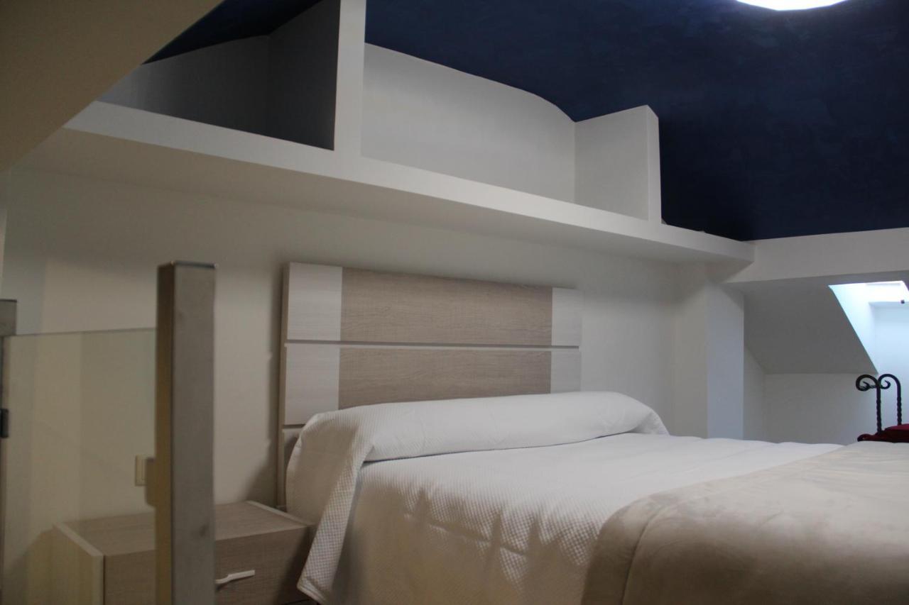 Hostal Poeta Machado Baeza Buitenkant foto