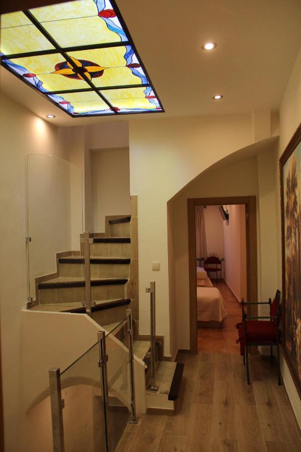 Hostal Poeta Machado Baeza Buitenkant foto