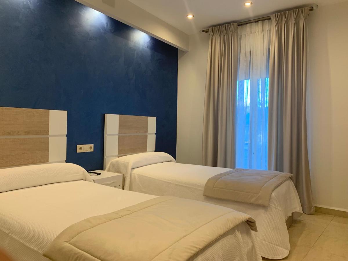 Hostal Poeta Machado Baeza Buitenkant foto