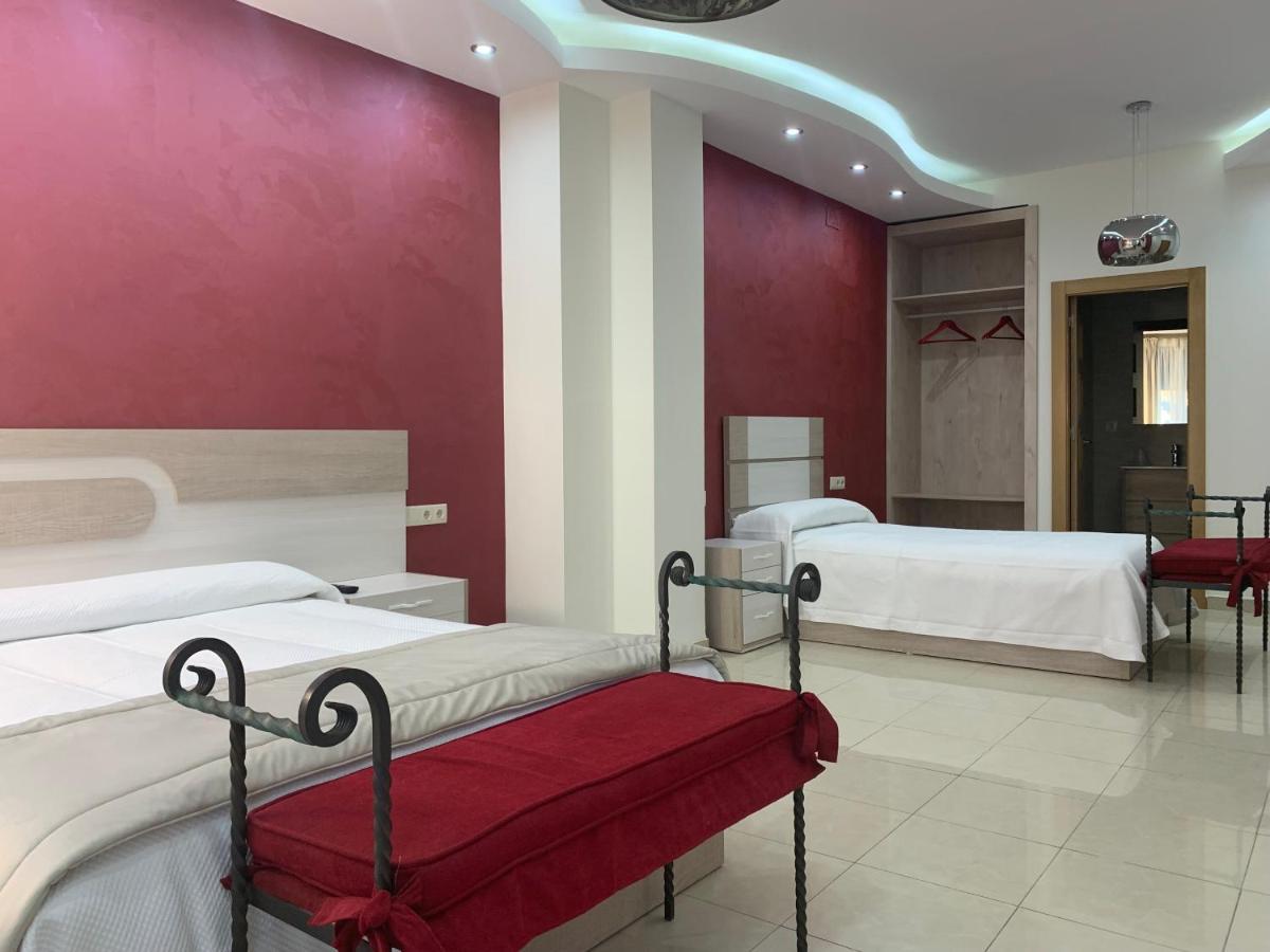 Hostal Poeta Machado Baeza Buitenkant foto