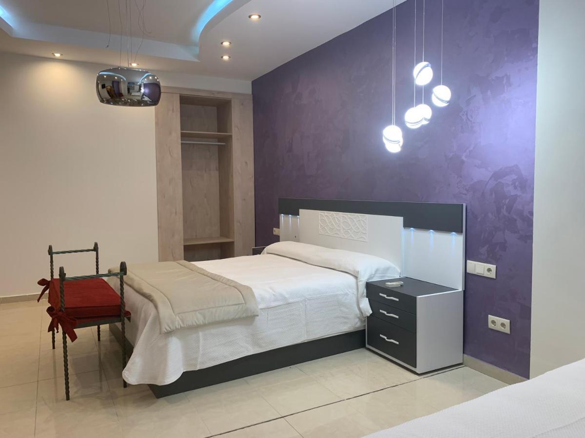 Hostal Poeta Machado Baeza Buitenkant foto